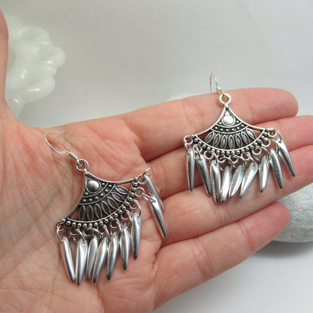 Unique statement fan dangle earrings - Picture 7 of 11